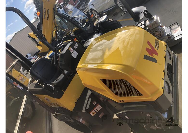 caption TANDEM ROLLER RD12A