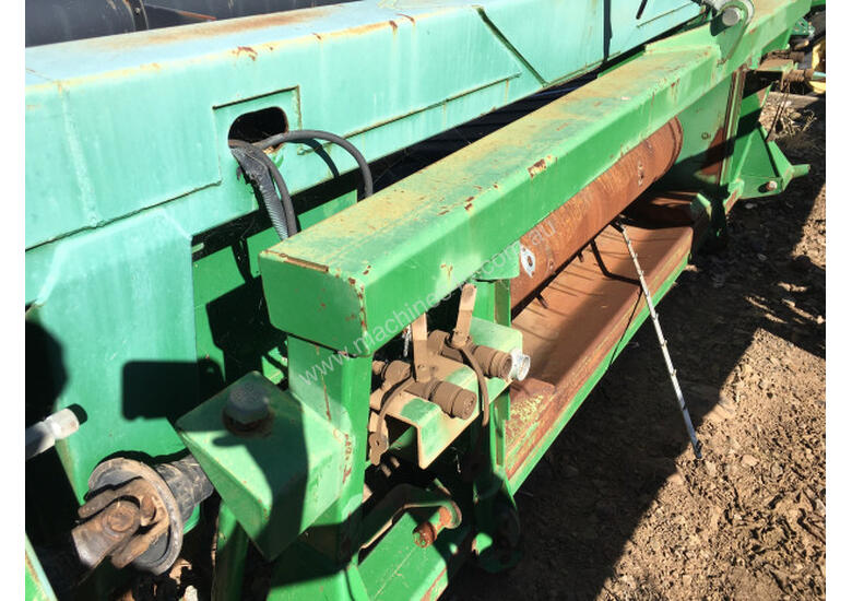 caption John Deere 936D Header Front Harvester/Header