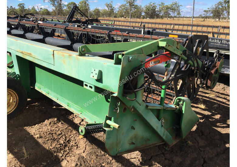 caption John Deere 936D Header Front Harvester/Header