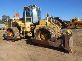 Caterpillar 825G Compactor - picture0' - Click to enlarge
