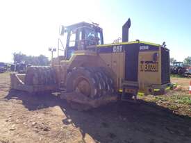 Caterpillar 825G Compactor - picture2' - Click to enlarge