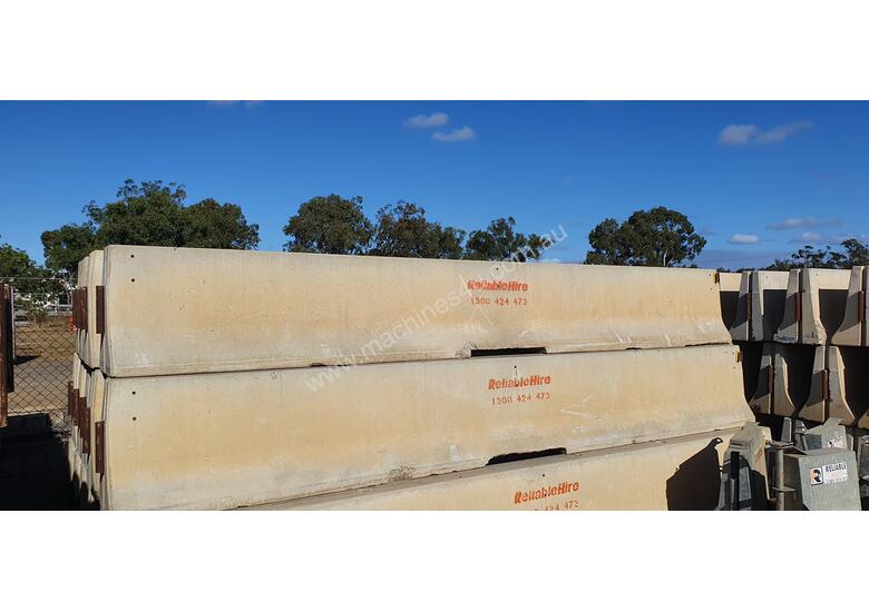 Used JJ Hook 6m JJ Hook Concrete Safety Barrier Road Safety Barriers in