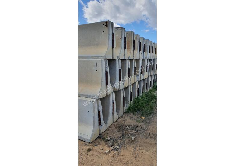 Used JJ Hook 6m JJ Hook Concrete Safety Barrier Road Safety Barriers in