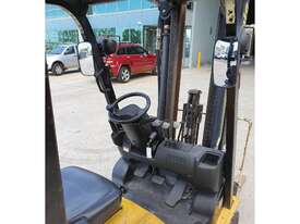 Yale GLP20AK 2Ton Container Entry (Lift 4.84m) Petrol / LPG Forklift - picture1' - Click to enlarge