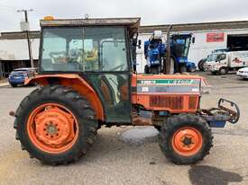 Kubota L3750 DT 4x4 Tractor - picture0' - Click to enlarge