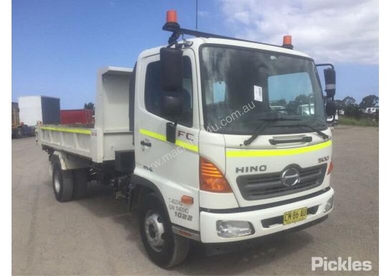 caption 2017 Hino FC 500 1022