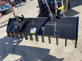 Bull Blade and Root Rake Euro Hitch - picture0' - Click to enlarge