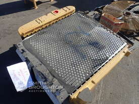 CATERPILLAR 639D REAR RADIATOR - picture2' - Click to enlarge