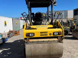 2016 DYNAPAC CC2200 TWIN DRUM ROLLER U4141 - picture0' - Click to enlarge