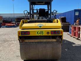 2016 DYNAPAC CC2200 TWIN DRUM ROLLER U4141 - picture1' - Click to enlarge