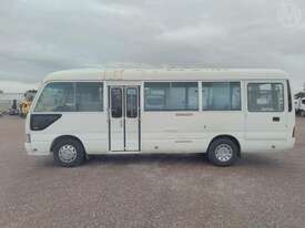 Toyota Coaster HZB50R - picture2' - Click to enlarge