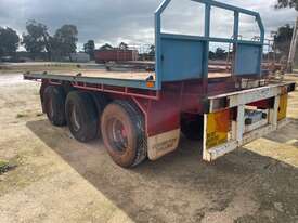 Trailer Pig Trailer Tri Spring 20ft SN1119 1TCC221 - picture1' - Click to enlarge