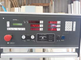 Electronic 5 Axes Panel Saw - picture0' - Click to enlarge
