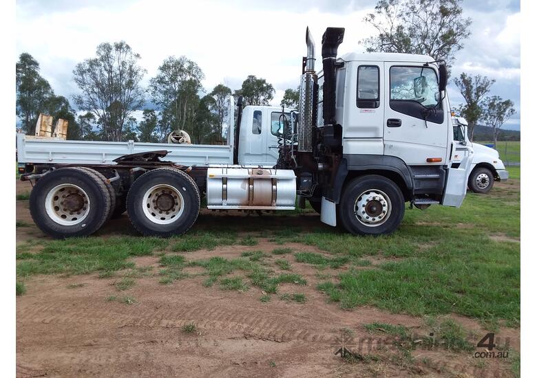 caption Isuzu Prime Mover