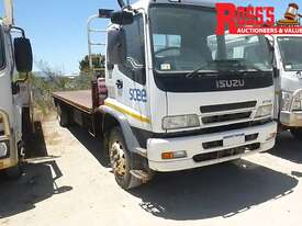 ISUZU TRAY TOP TRUCK - picture0' - Click to enlarge