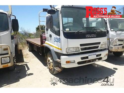 ISUZU TRAY TOP TRUCK