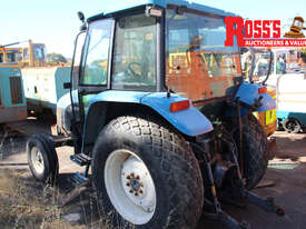 NEW HOLLAND 4835 TRACTOR - picture2' - Click to enlarge