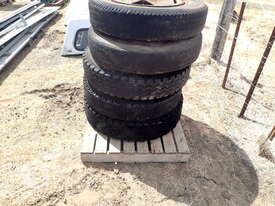 5 X TYRES - picture0' - Click to enlarge