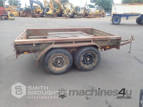 CUSTOM BUILT TANDEM AXLE BOX TRAILER