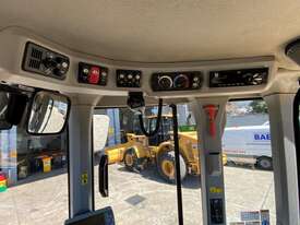 2015 Caterpillar 938K Wheel Loader  - picture2' - Click to enlarge