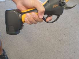 ELECTRIC PRUNING SHEARS - picture0' - Click to enlarge