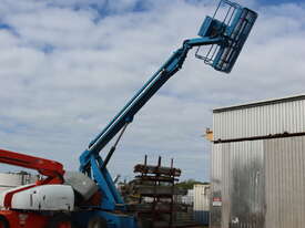 GENIE BOOM LIFT - picture0' - Click to enlarge