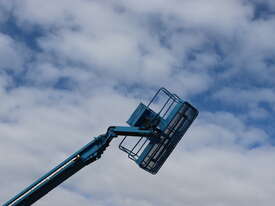 GENIE BOOM LIFT - picture0' - Click to enlarge