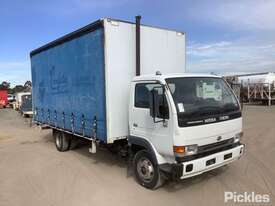 2004 Nissan UD MKA122 - picture0' - Click to enlarge