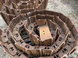 Cat D6 Tracks, Rollers and Connector Plates - picture0' - Click to enlarge