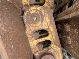 Cat D6 Tracks, Rollers and Connector Plates - picture2' - Click to enlarge