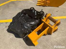 Hydraulic Swivel Hitch - Excavator Pick-up Dimensions - Pin Diameter: 40mm, Pin Centre: 230mm, Ear W - picture0' - Click to enlarge