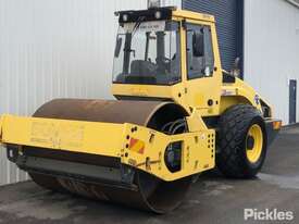 2010 Bomag BW211D-4 - picture0' - Click to enlarge