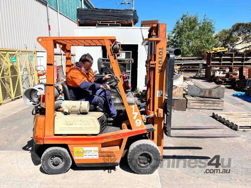 Forklift - Container Mast