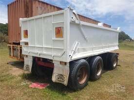 1900 CUSTOM BUILT END TIPPER TRAILER - picture2' - Click to enlarge