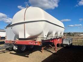 FREEDOM molasses/ water tank on O PHEE trailer - picture0' - Click to enlarge