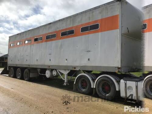 1984 FTE Tri Axle Horse Float