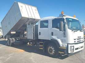 Isuzu FTR900 - picture0' - Click to enlarge