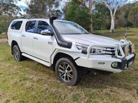 2016 Toyota Hilux Sr5 (4x4) 6 Sp Manual Dual Cab Utility SUV - picture0' - Click to enlarge