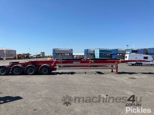 2015 Barker Heavy Duty Tri Axle Skel Trailer Combination