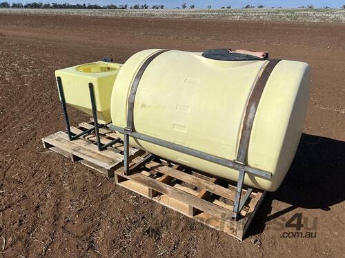 Hardi 1000L Tank & 100L Mixing Tank