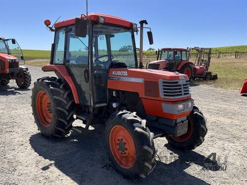 Kubota M8200