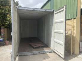 20ft Sea Container - picture2' - Click to enlarge