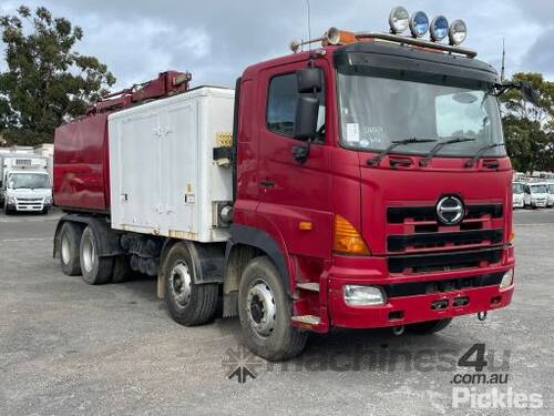 2007 Hino FY 700 Vacuum Truck