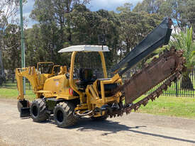 Vermeer RT700 Trencher Trenching - picture0' - Click to enlarge