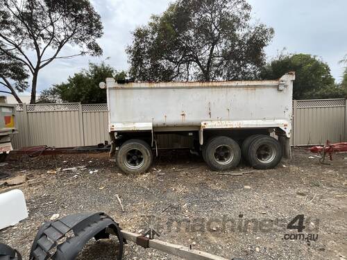 2012 Super Dog Tipper Trailer