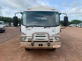 2015 Isuzu 300 NPS 4x4 Offroad Tour Bus - picture0' - Click to enlarge