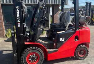 Hangcha 2.5 T LPG Forklift - 4.5m Dual Mast NIssan Engine