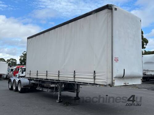 1997 Freighter ST3 24ft Tri Axle Curtainsider A Section