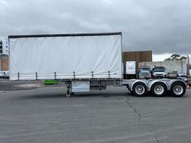 1997 Freighter ST3 24ft Tri Axle Curtainsider A Section - picture2' - Click to enlarge