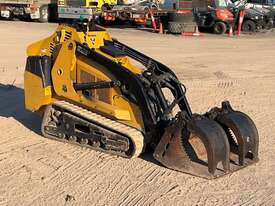 Vermeer S725TX Stand Behind Mini Loader - picture0' - Click to enlarge